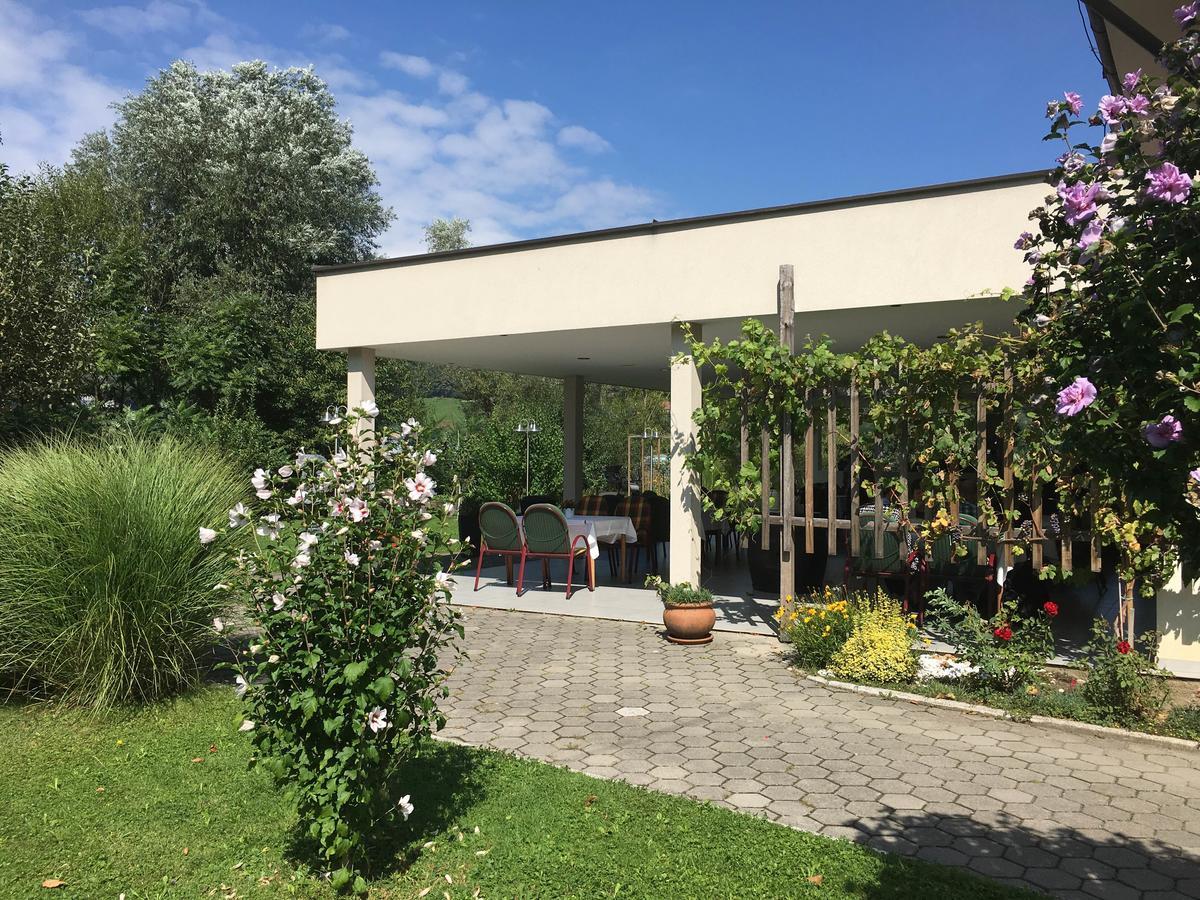 Hotel Delalut Ravne na Koroskem Esterno foto