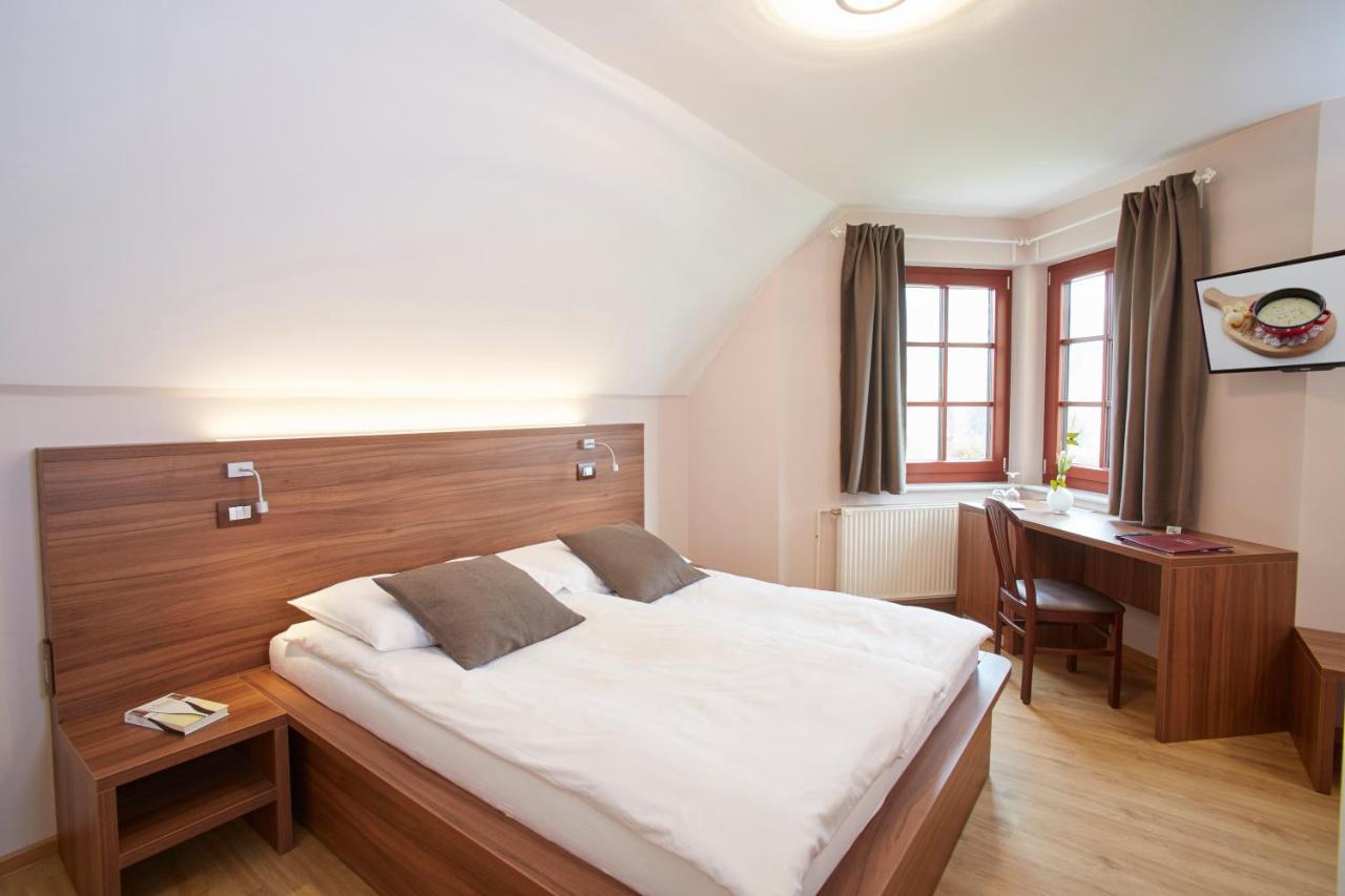 Hotel Delalut Ravne na Koroskem Esterno foto